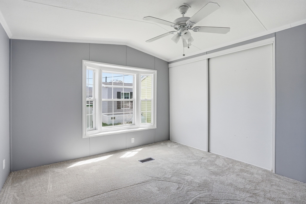 548 Kenyon Ave # 42 Property Photo 14