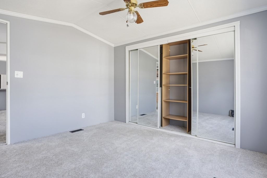 548 Kenyon Ave # 42 Property Photo 16