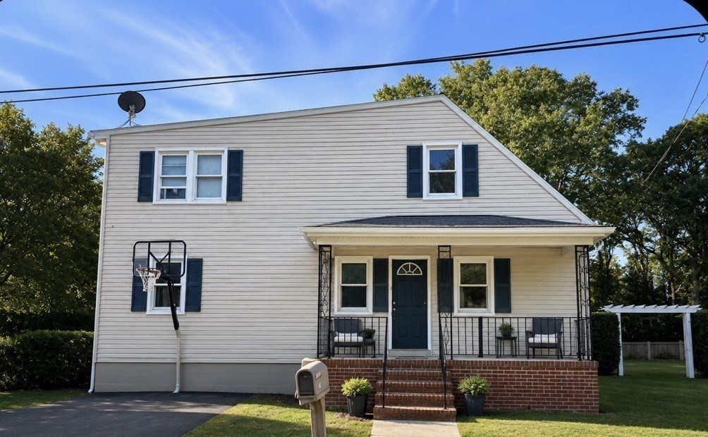 15 Hiram St