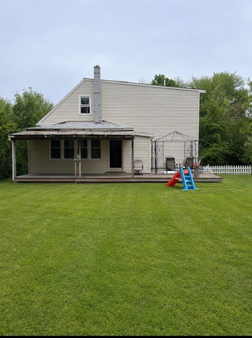 15 Hiram St Property Photo 6