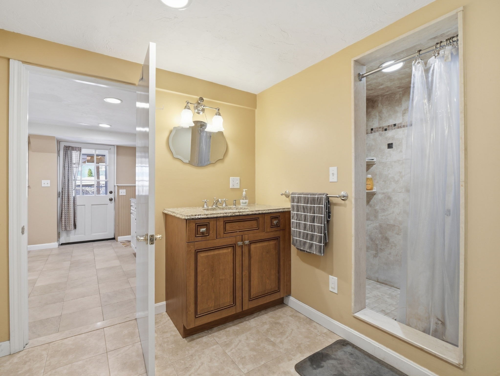 646 Lynn Fells Pkwy Property Photo 28