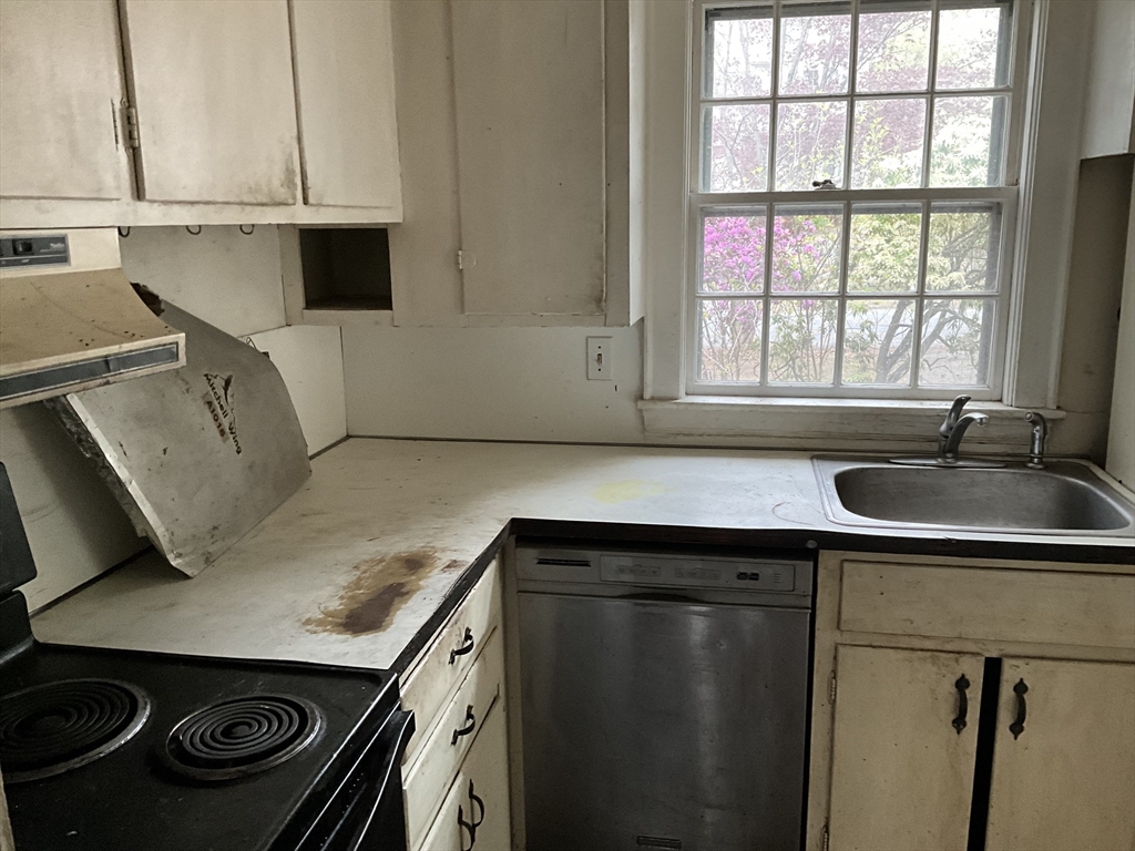 9 Larch Rd Property Photo 6