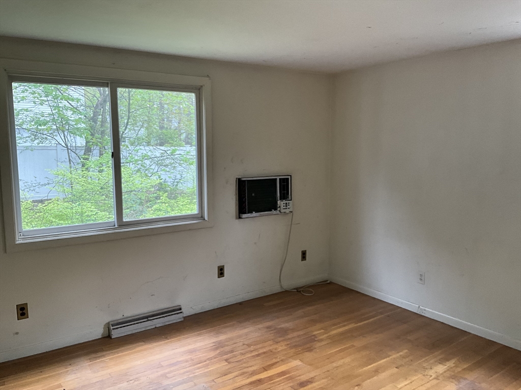 9 Larch Rd Property Photo 10