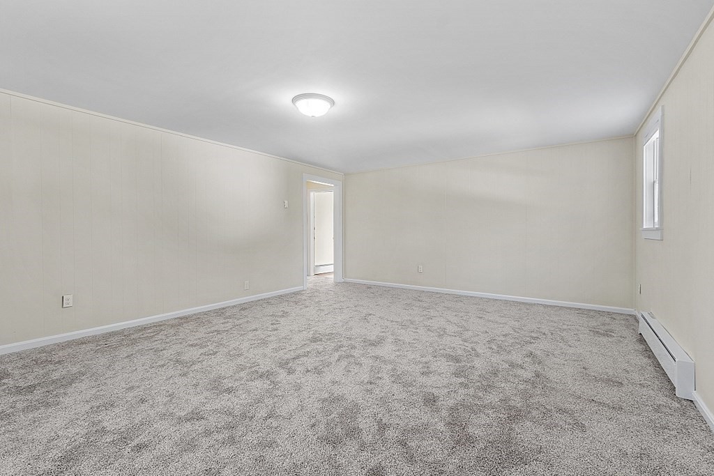 8 Main St # R Property Photo 9