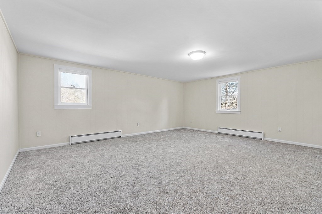 8 Main St # R Property Photo 10