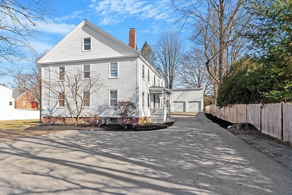 8 Main St # R Property Photo 13
