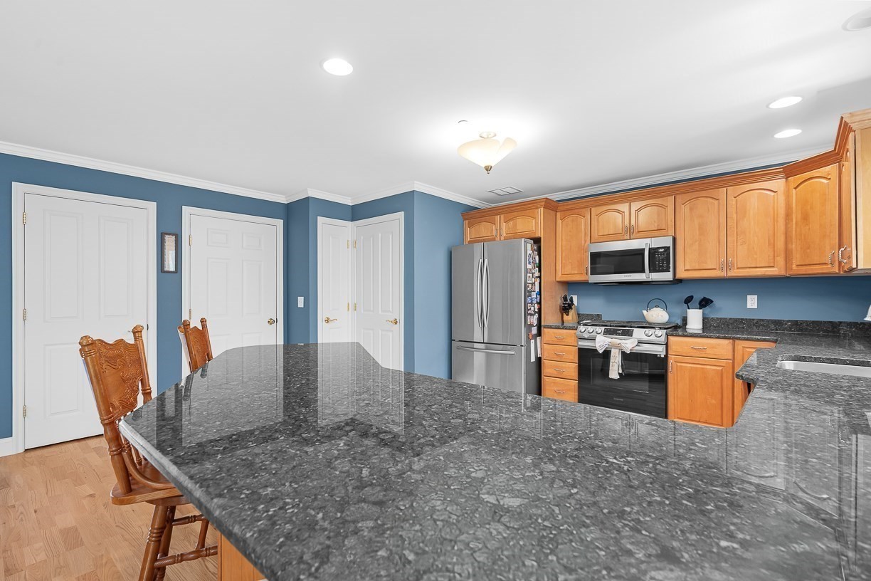 218 Rangeway Rd # 232 Property Photo 4