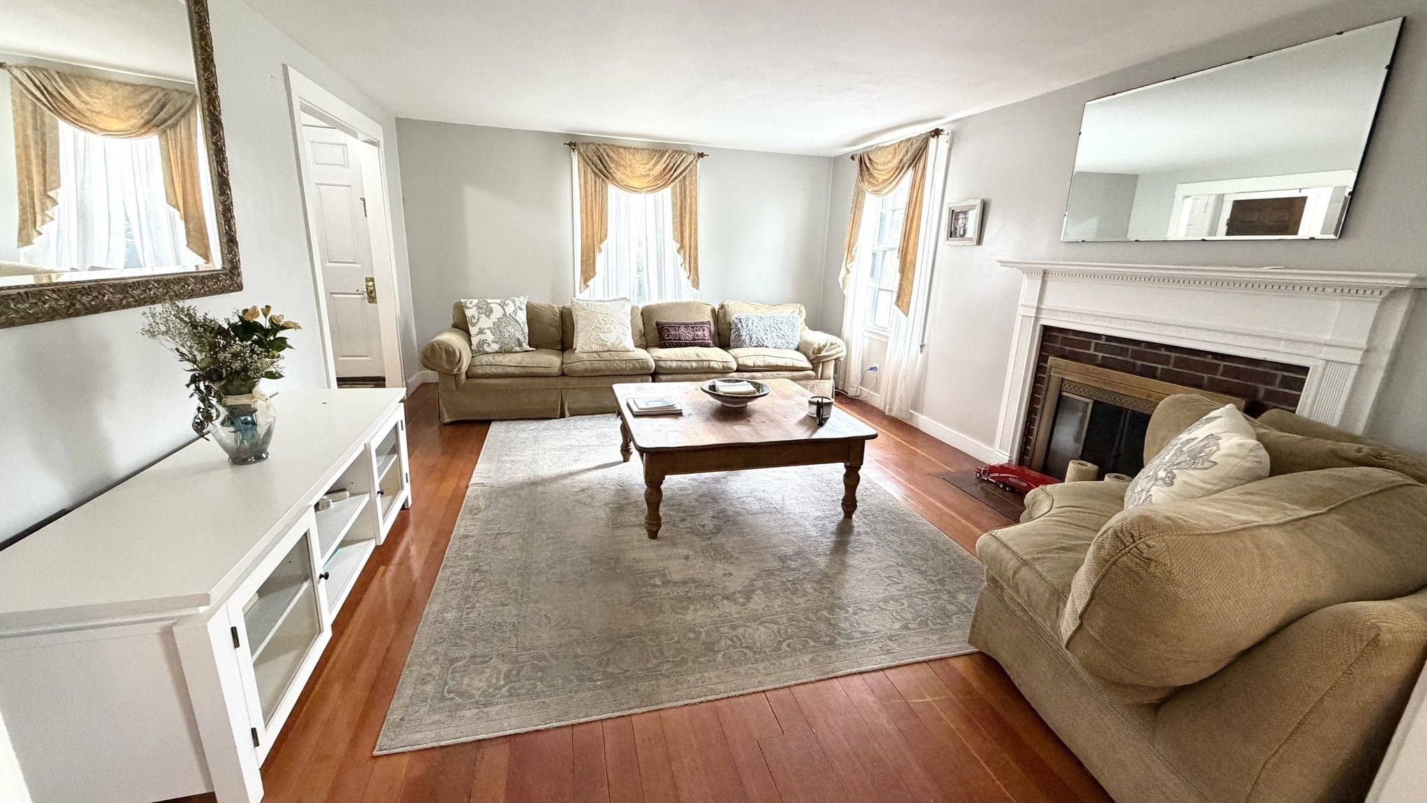 62 W Union St Property Photo 3