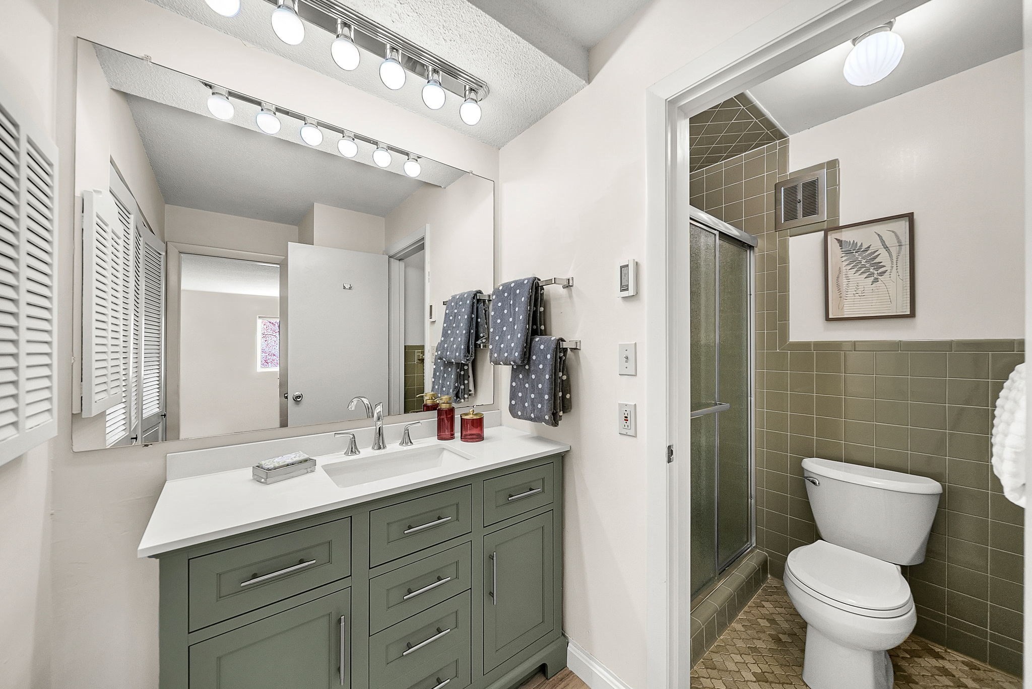 1210 Greendale Avenue # 338 Property Photo 13
