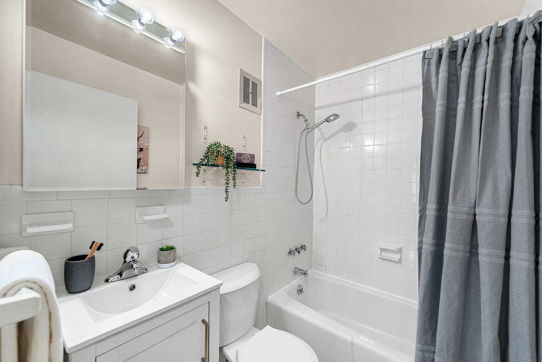 1210 Greendale Avenue # 338 Property Photo 16