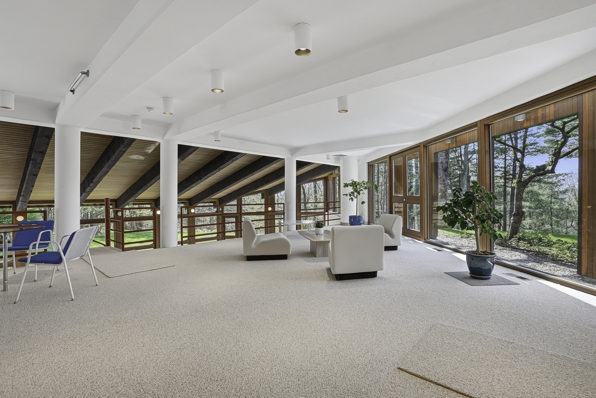 17 Deer Run Property Photo 5