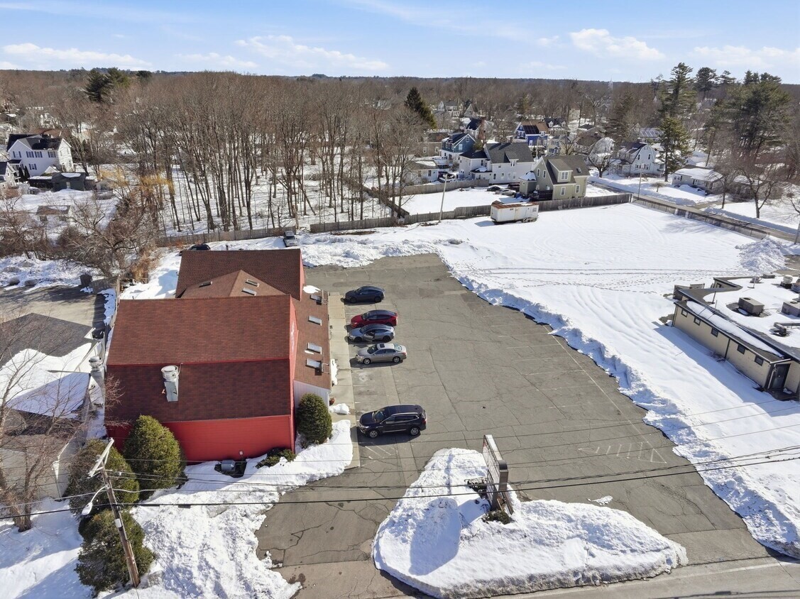 785 Bedford Property Photo 3