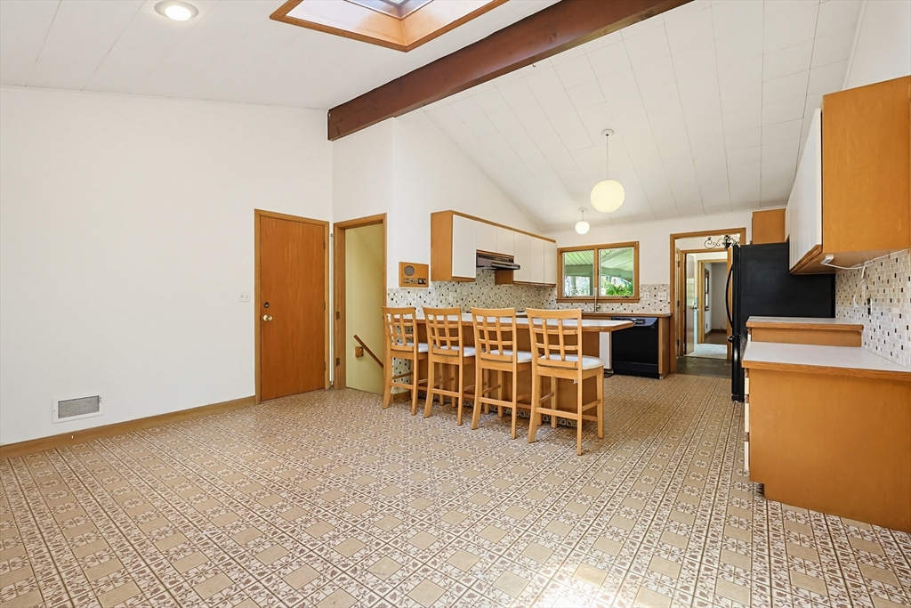 21 Daggett Road Property Photo 8