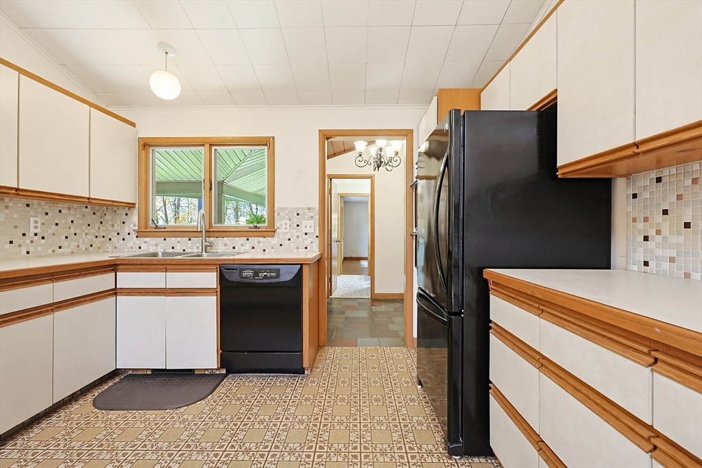 21 Daggett Road Property Photo 12