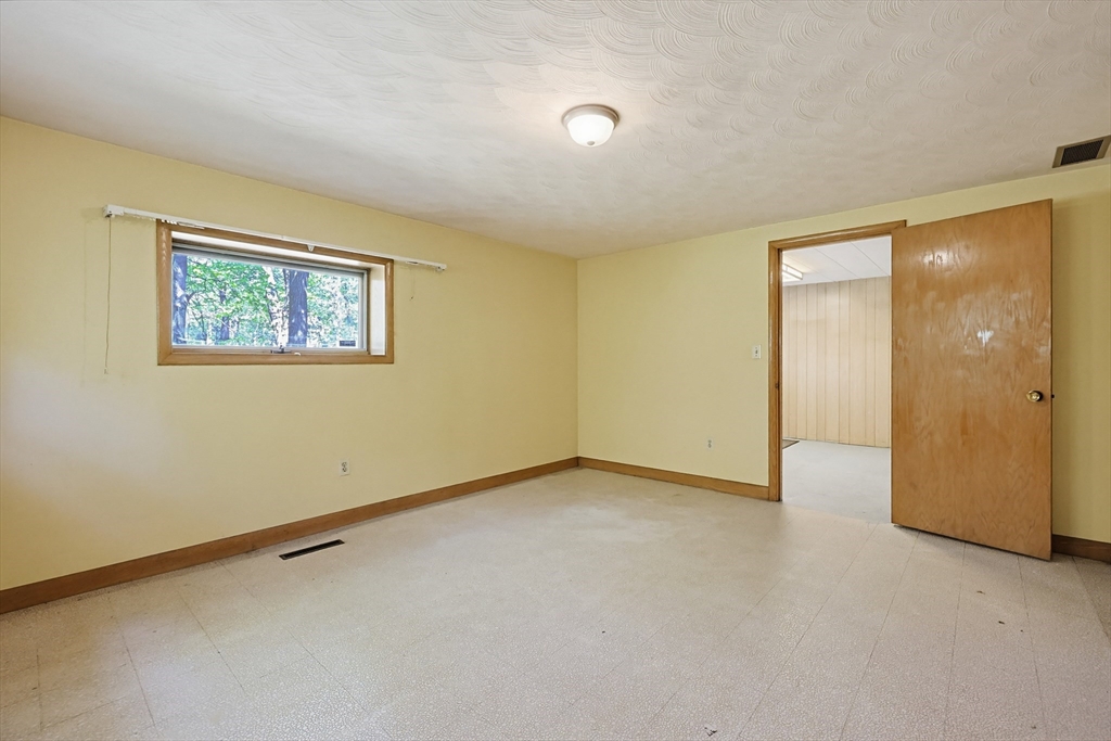 21 Daggett Road Property Photo 23
