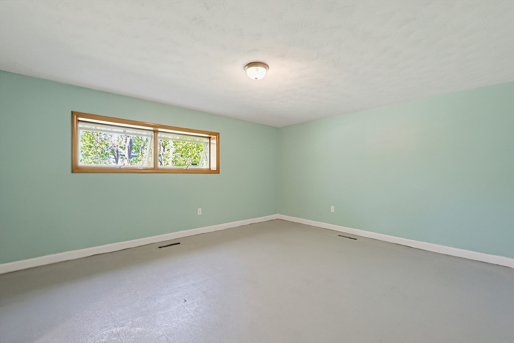 21 Daggett Road Property Photo 28