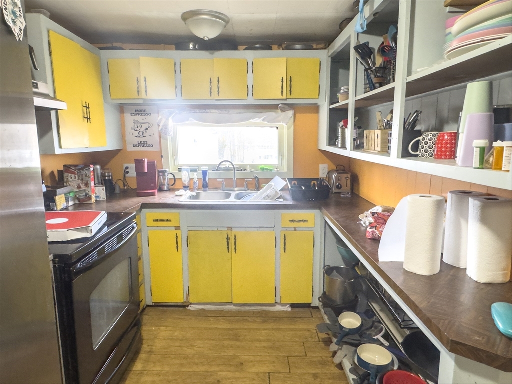 93 Greenwood St Property Photo 3