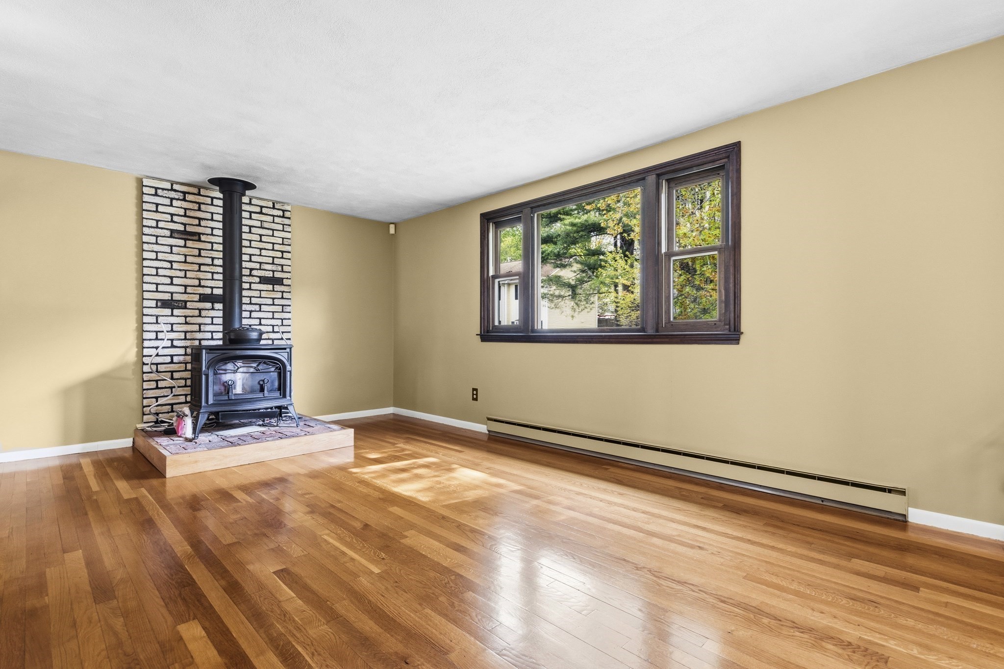 19 Macintosh Ave Property Photo 7