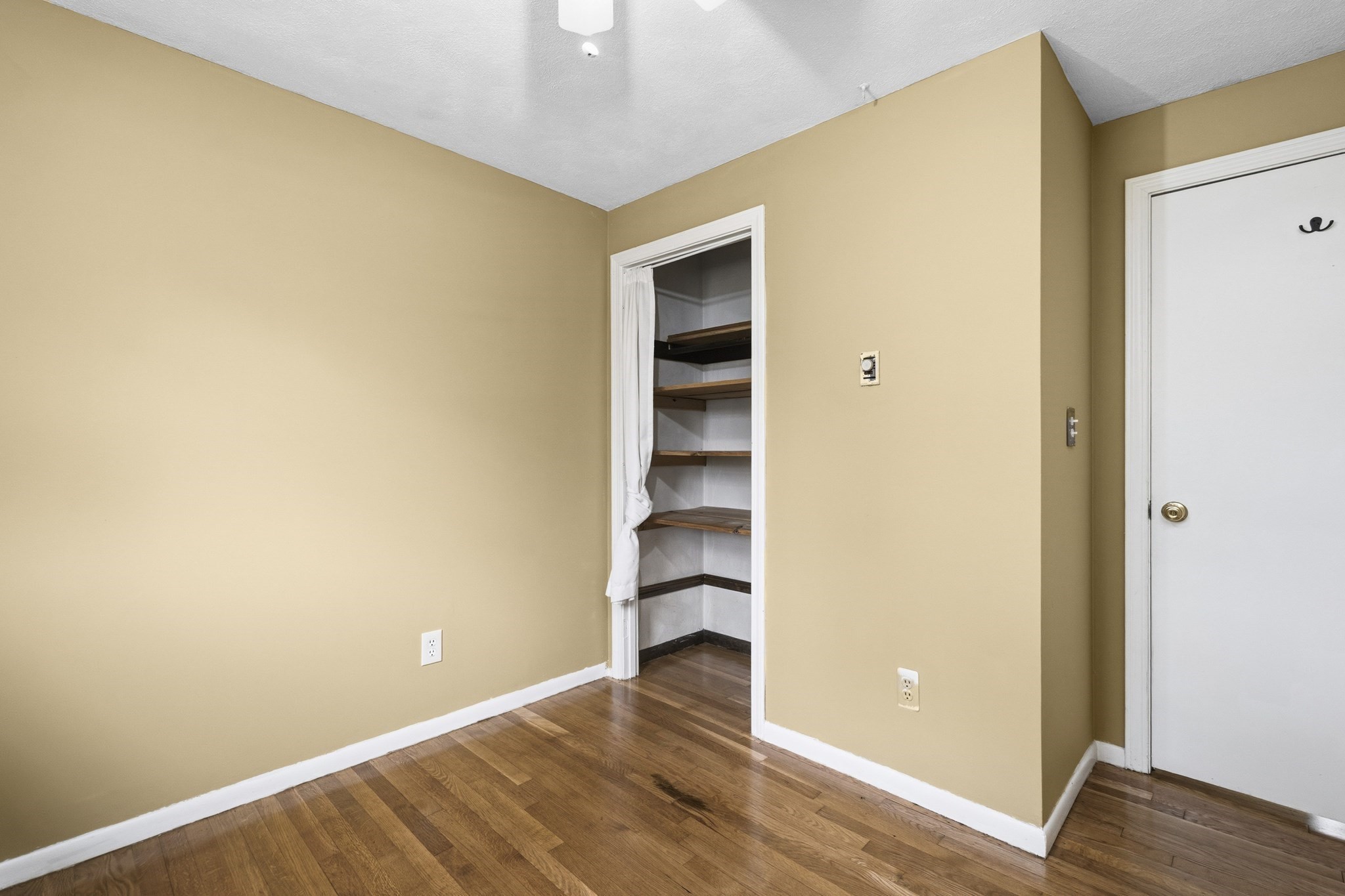 19 Macintosh Ave Property Photo 22