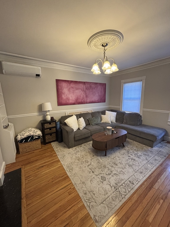 377 Silver Street Property Photo 4