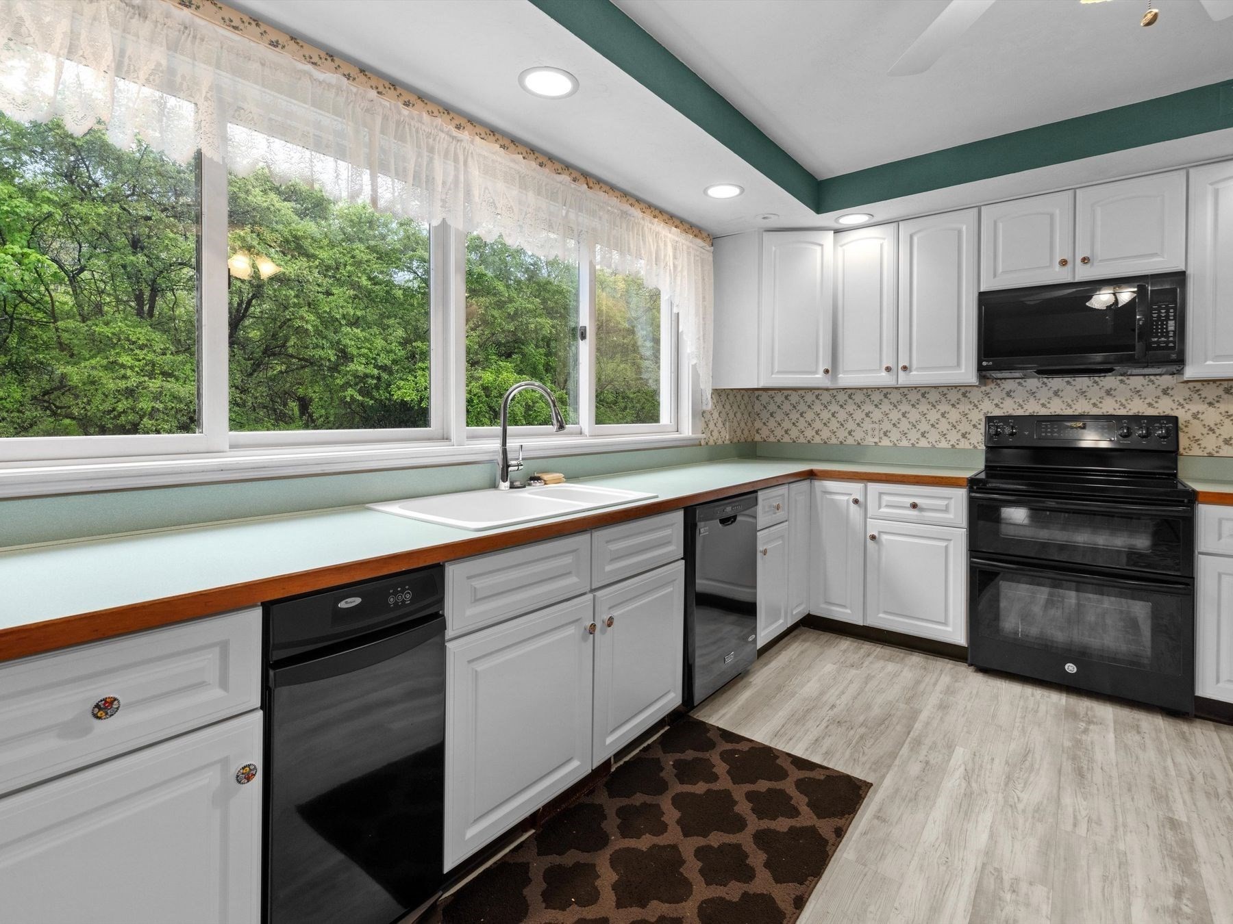 49 South Street Property Photo 17