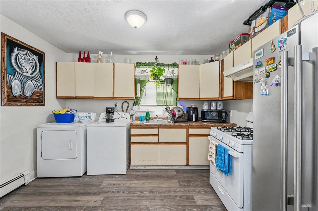 18 Pleasant St Property Photo 3