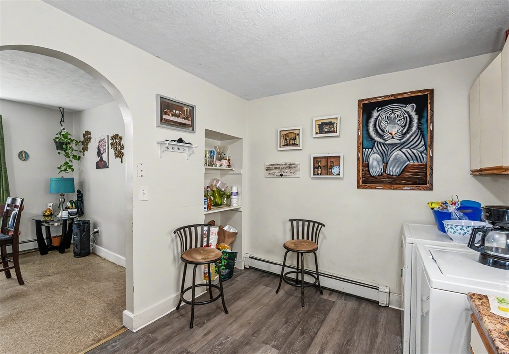 18 Pleasant St Property Photo 4