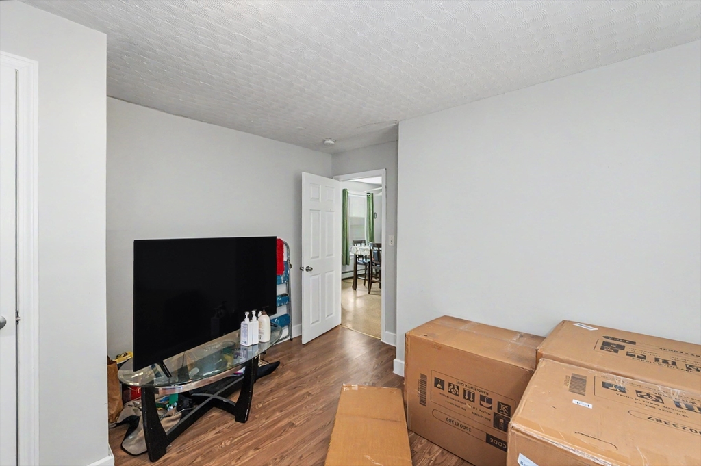 18 Pleasant St Property Photo 8
