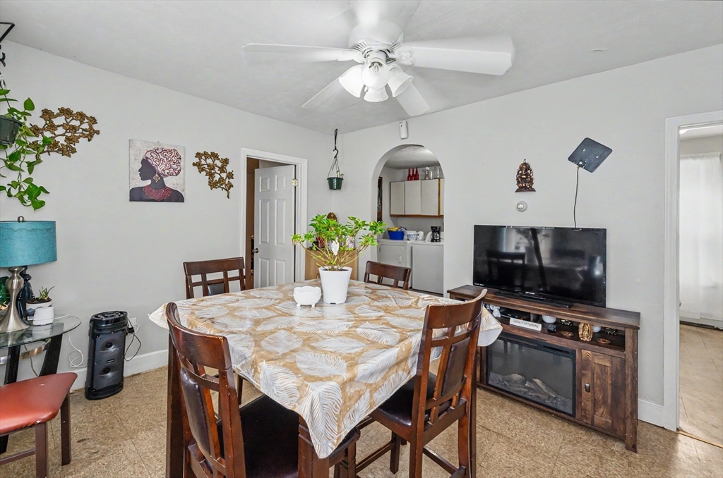 18 Pleasant St Property Photo 11