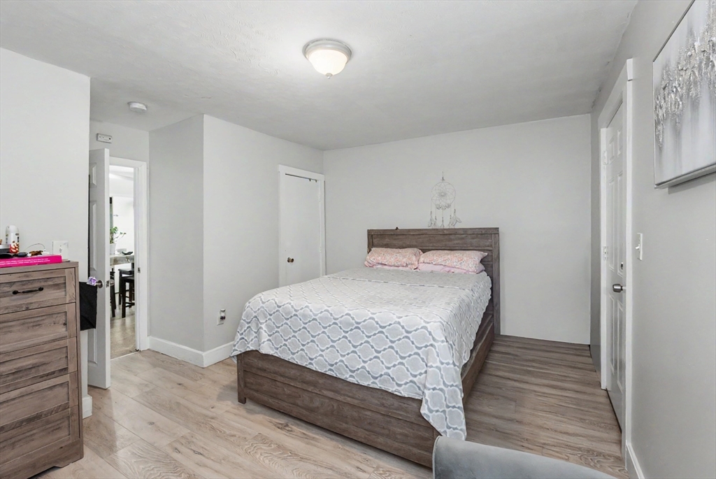 18 Pleasant St Property Photo 13