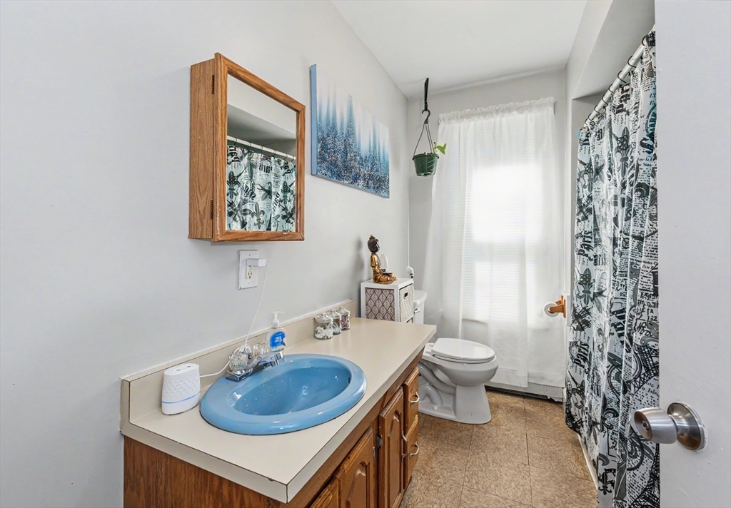 18 Pleasant St Property Photo 15