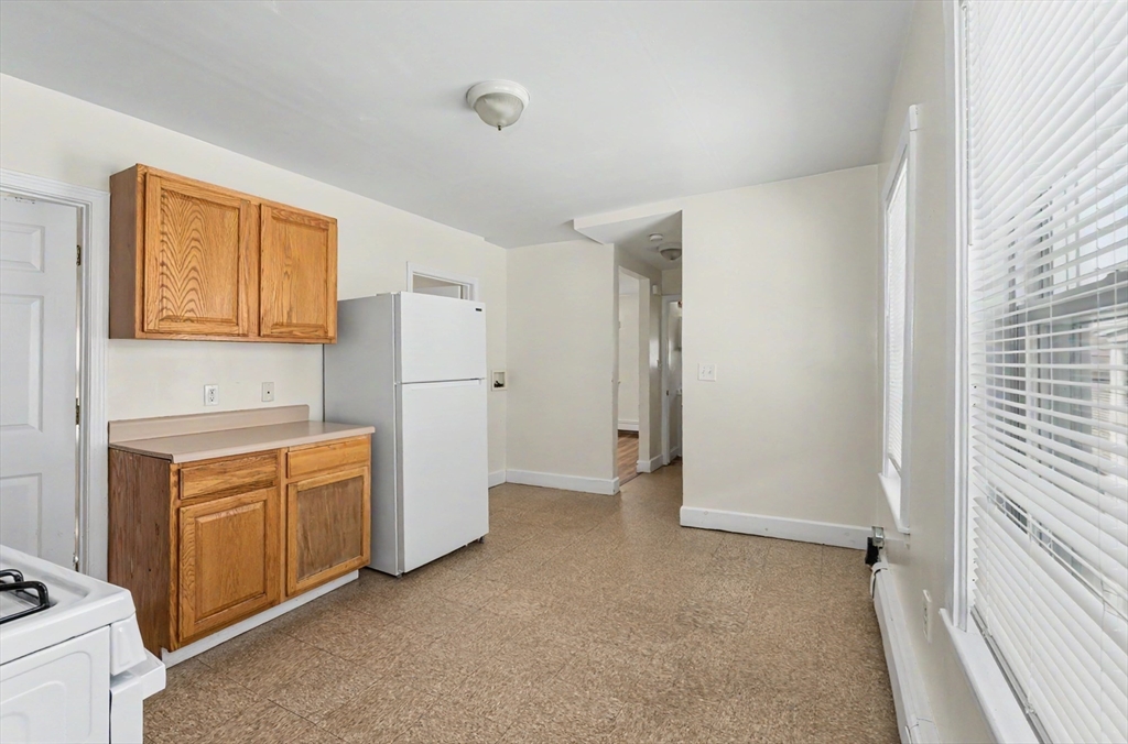 18 Pleasant St Property Photo 19