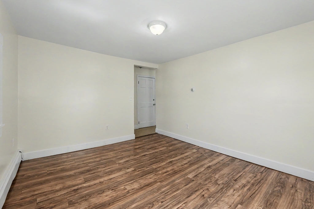 18 Pleasant St Property Photo 24