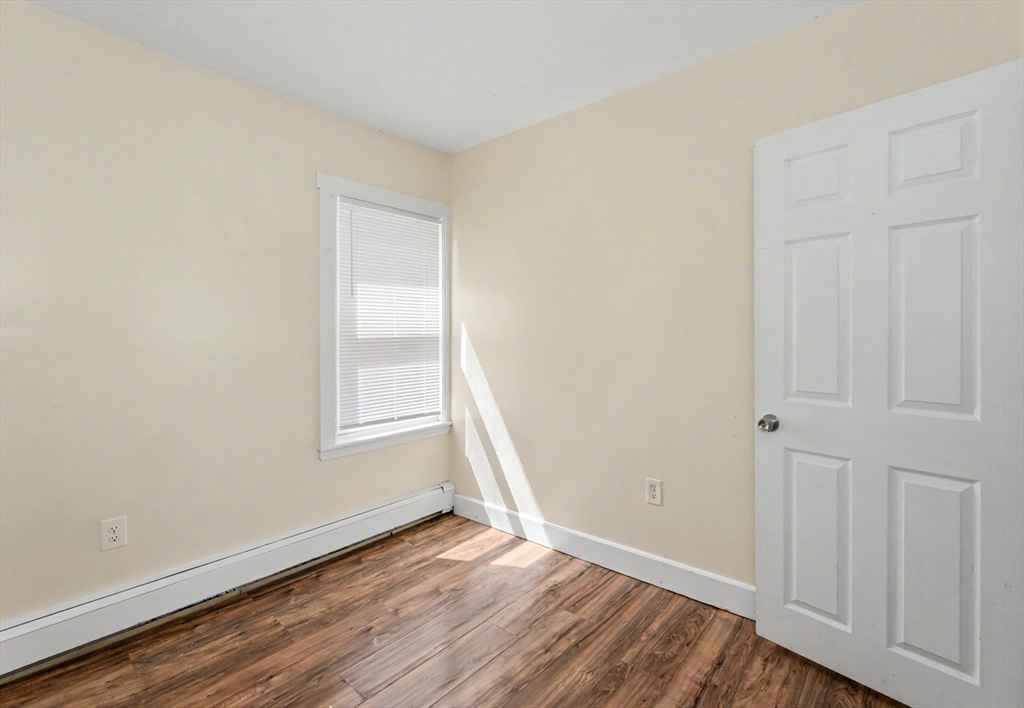 18 Pleasant St Property Photo 28