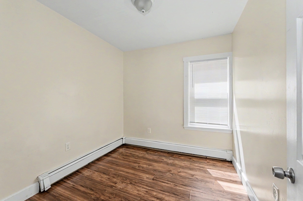 18 Pleasant St Property Photo 29