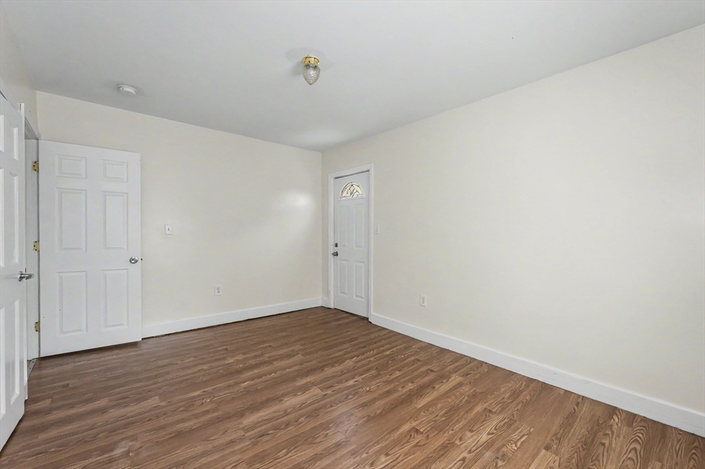 18 Pleasant St Property Photo 32