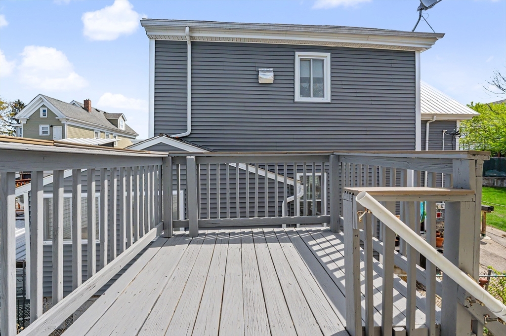18 Pleasant St Property Photo 35