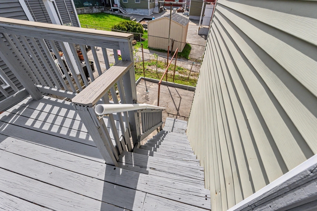 18 Pleasant St Property Photo 37
