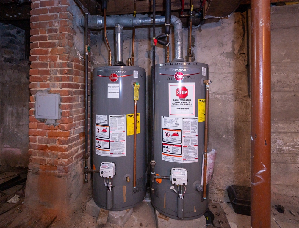18 Pleasant St Property Photo 40