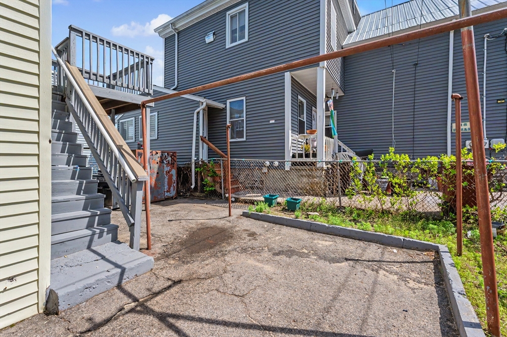 18 Pleasant St Property Photo 41