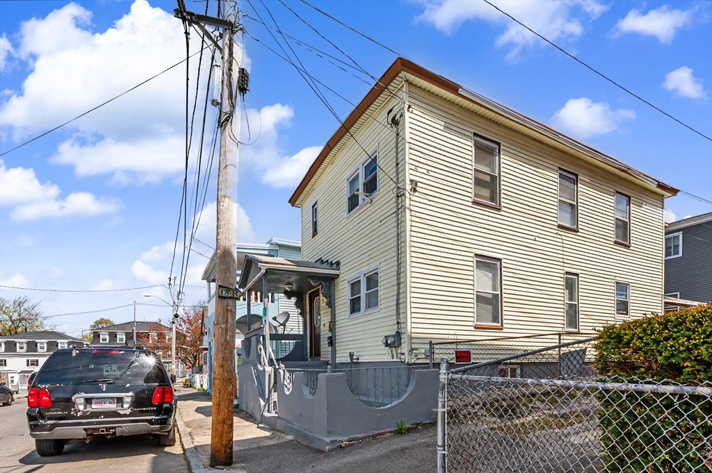 18 Pleasant St Property Photo 42