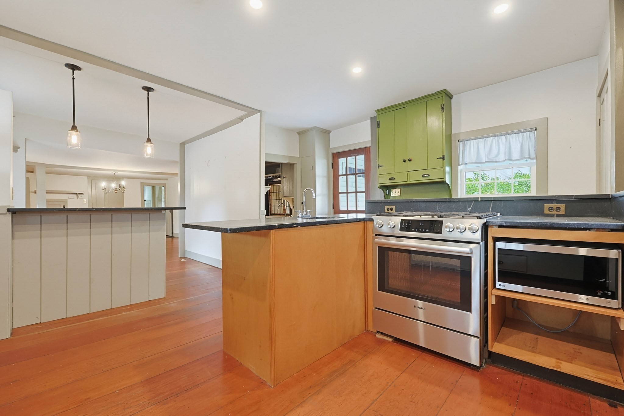 260 State Road Property Photo 4