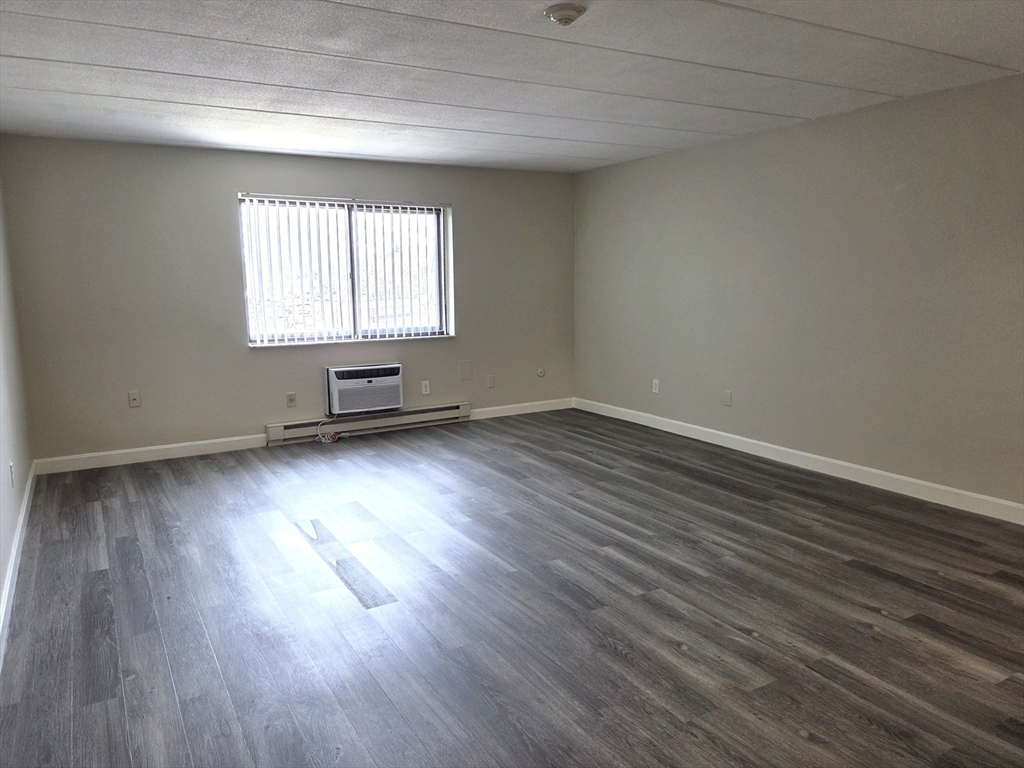 576 Washington Street # 404 Property Photo 6