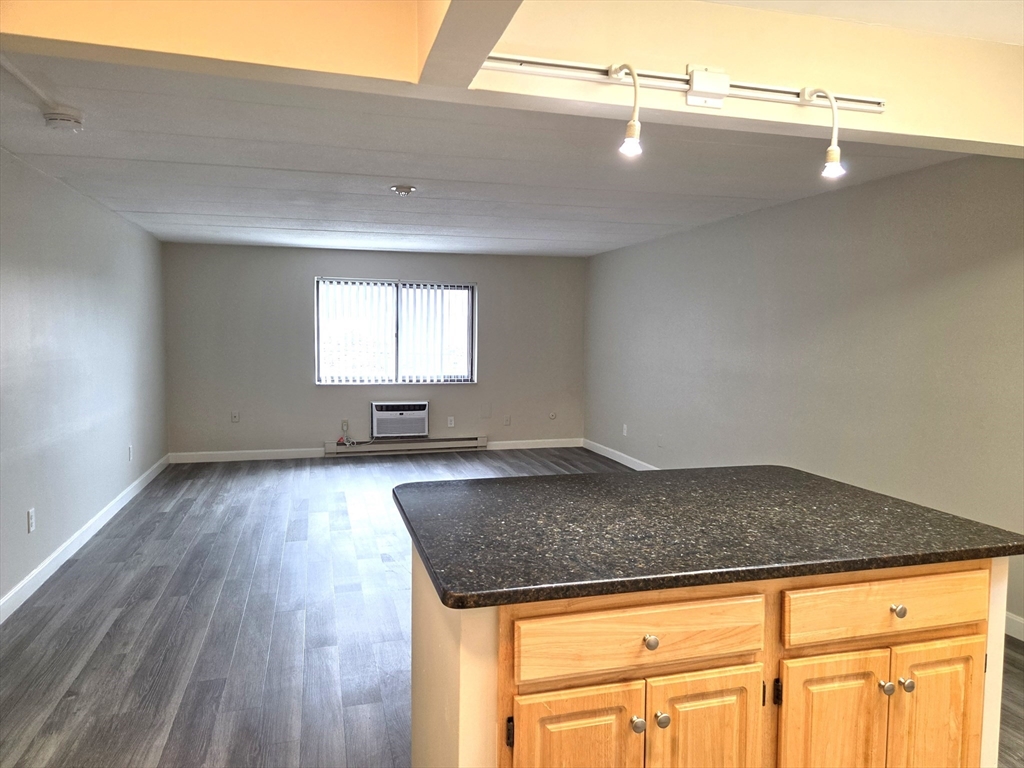 576 Washington Street # 404 Property Photo 8