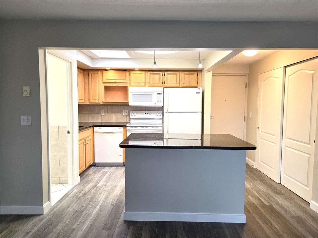 576 Washington Street # 404 Property Photo 10