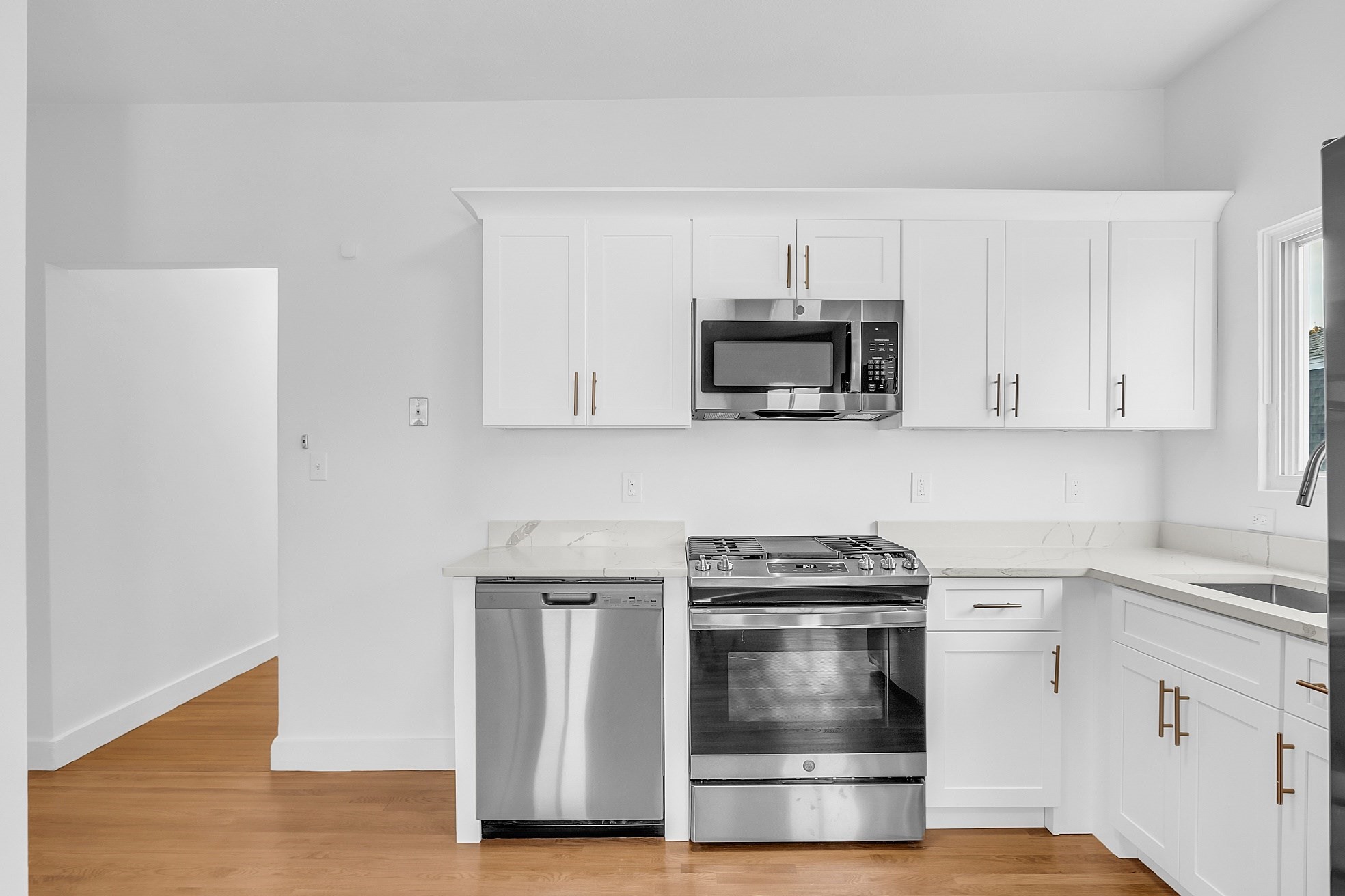 52 Bonair Street # 6 Property Photo 1