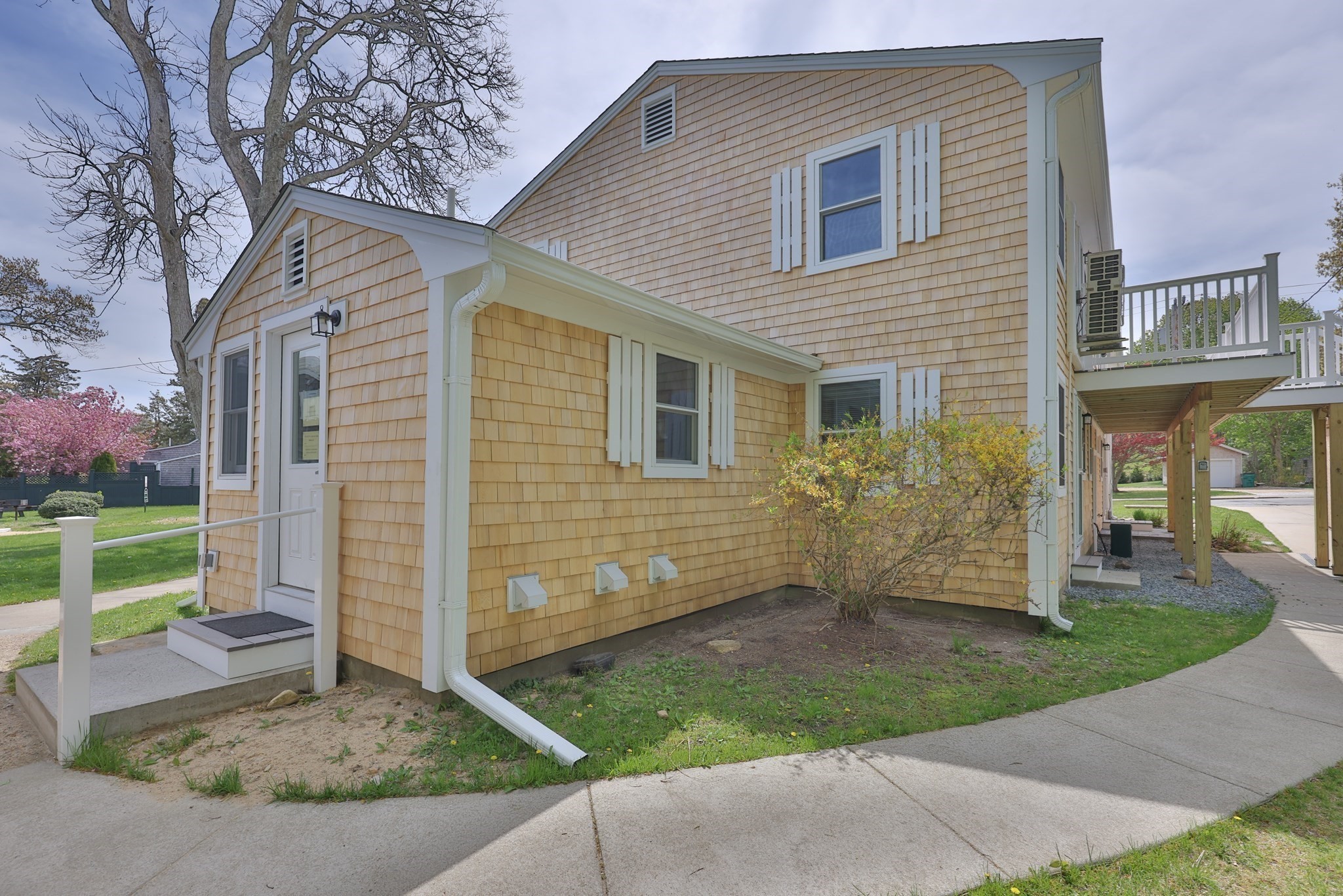 124 Skiff Avenue # 11 Property Photo 5