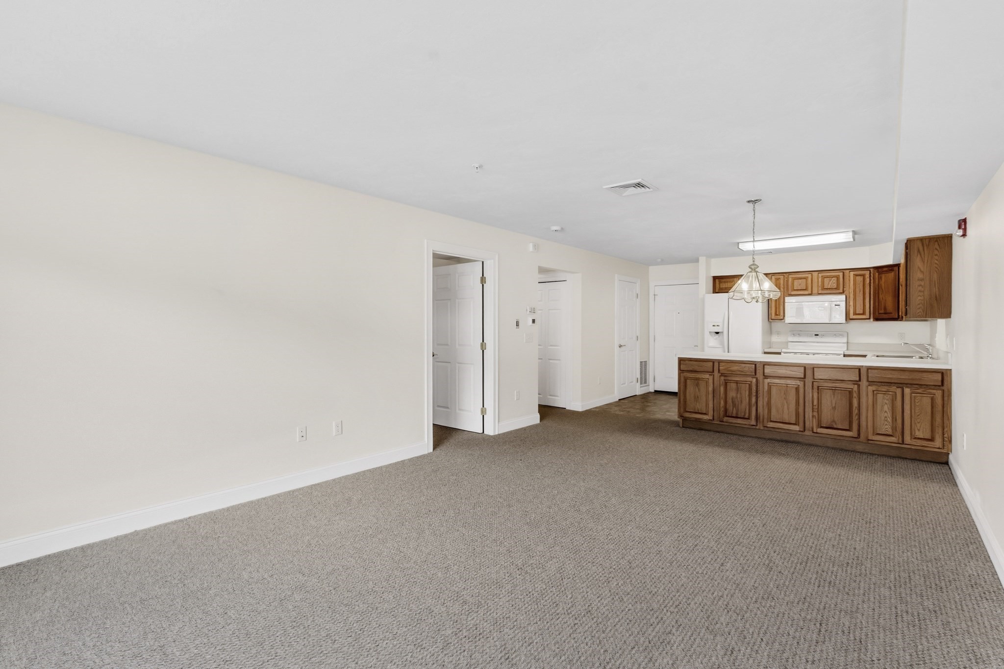 26 Greenleaves Dr # 602 Property Photo 8