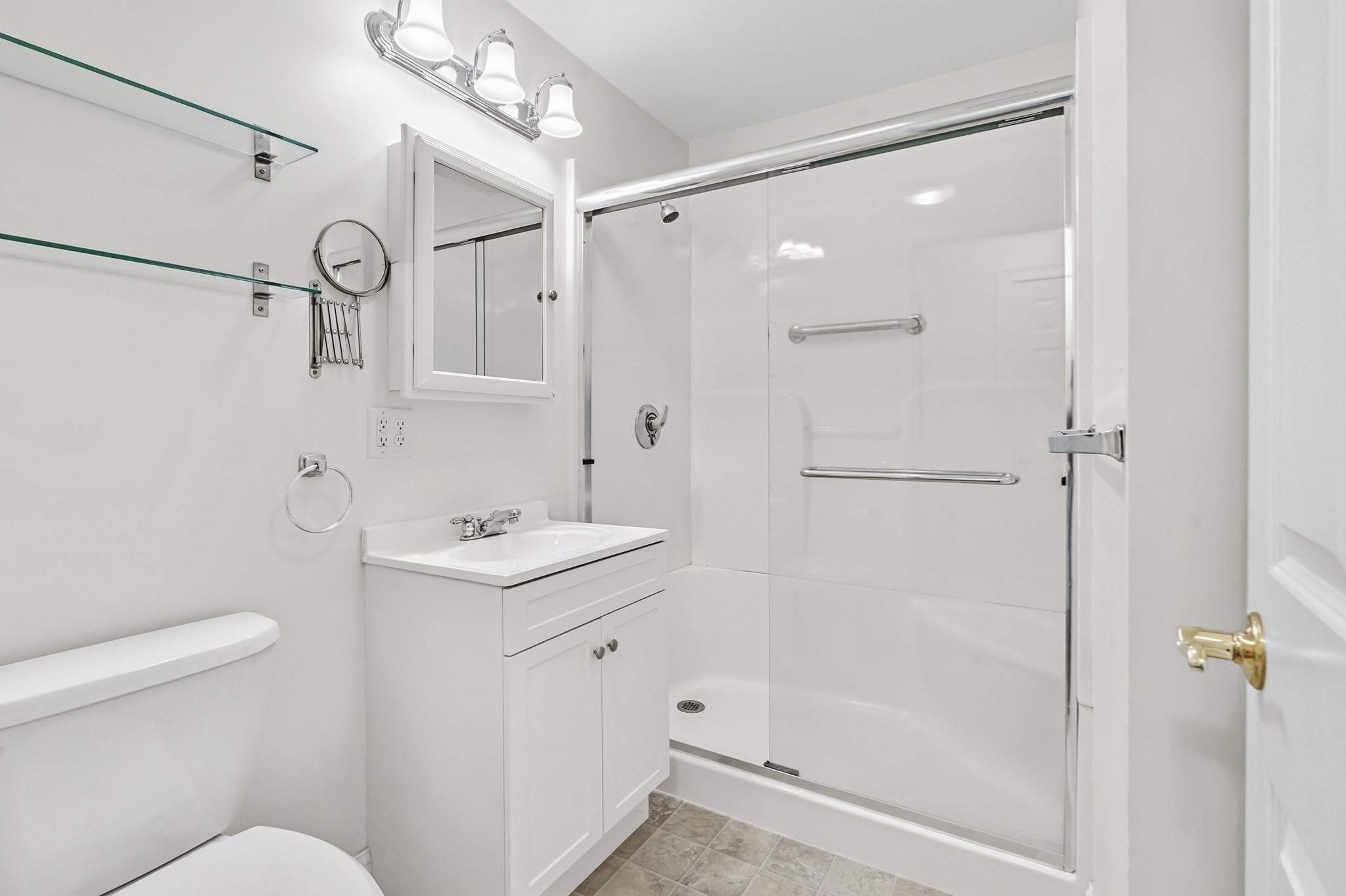 26 Greenleaves Dr # 602 Property Photo 17