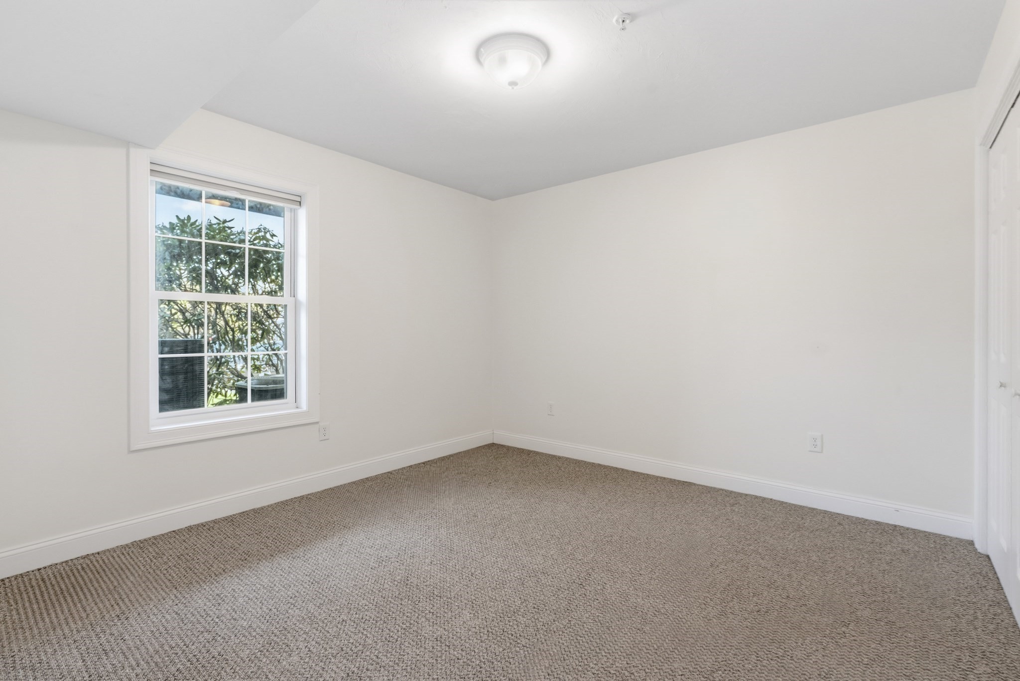 26 Greenleaves Dr # 602 Property Photo 23